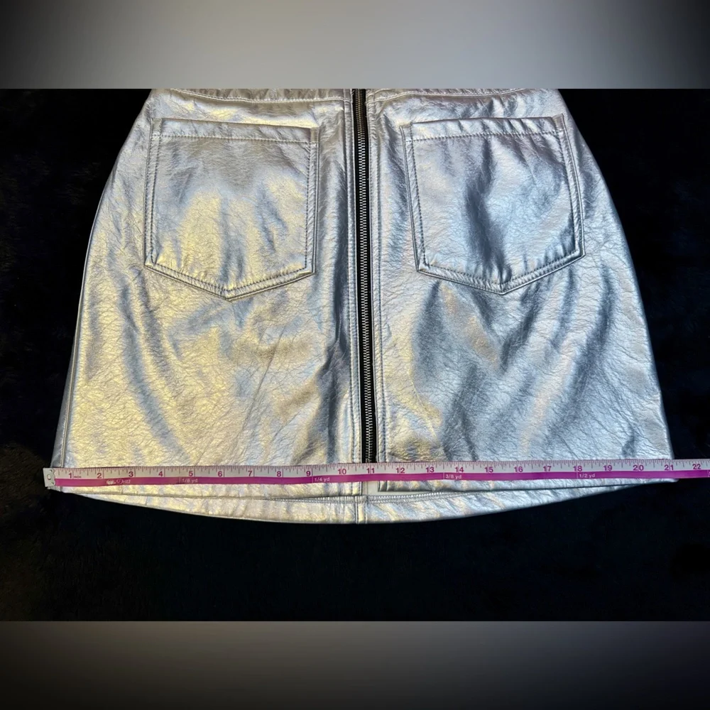 Metallic Skirt Size S - Picture 6 of 9
